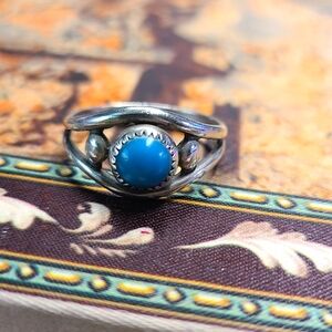 Vintage turquoise ring
